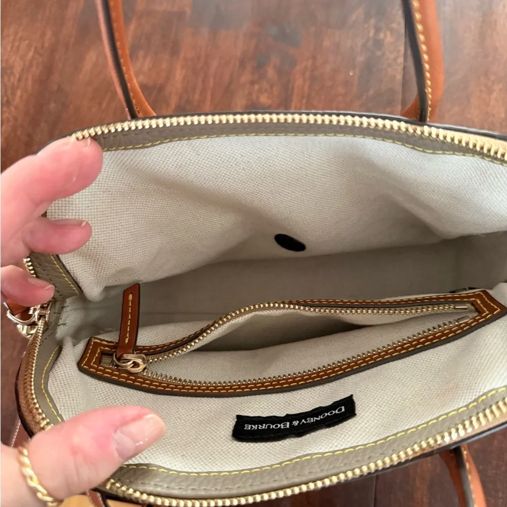 Dooney and Bourke Elegant Gray and Brown tote crossbody Handbag EUC - Picture 6 of 11